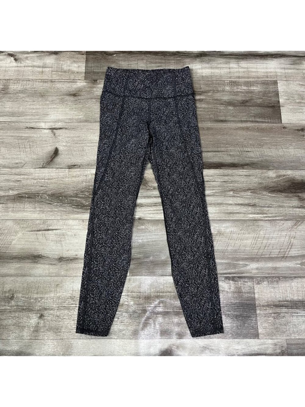 Athleta Athletic Lightening Static 7/8 Tight Yoga Pants B/W Women’s Size XS